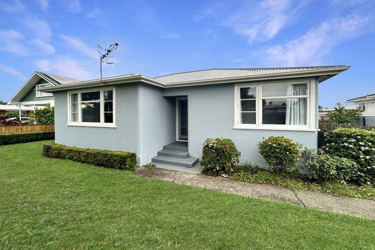 Photo of property in 19 College Street, Awapuni, Palmerston North, 4412