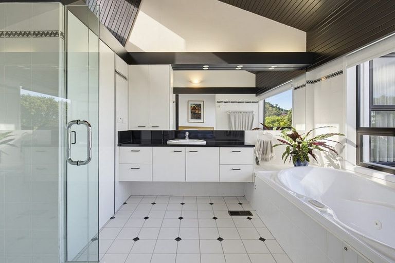 Photo of property in 68a Rama Crescent, Khandallah, Wellington, 6035