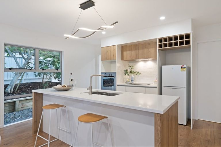 Photo of property in 8 Roy Maloney Drive, Henderson, Auckland, 0612