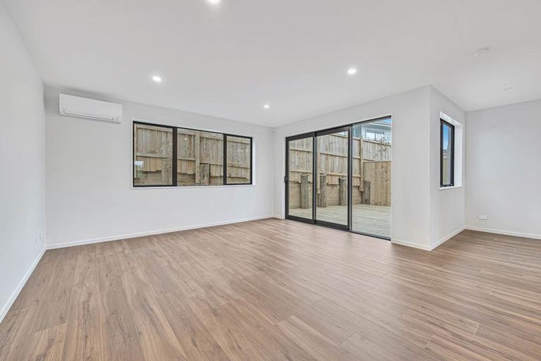 Photo of property in 29d Rotoiti Avenue, Pakuranga Heights, Auckland, 2010