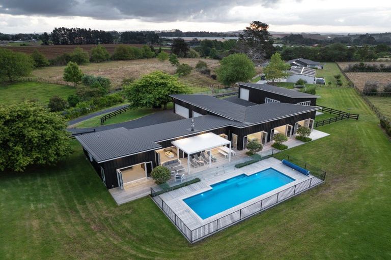 Photo of property in 114 Bombay Road, Bombay, 2675