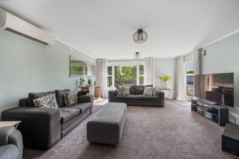 Photo of property in 18 Lipscombe Crescent, Havelock North, 4130