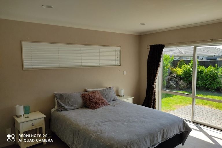 Photo of property in 35 Stranraer Crescent, Wattle Downs, Auckland, 2103