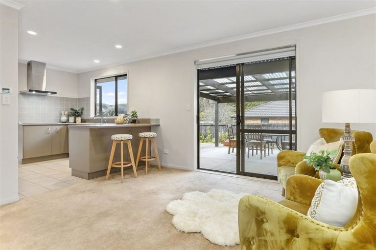 Photo of property in 35 Cabeleigh Drive, Helensville, 0800