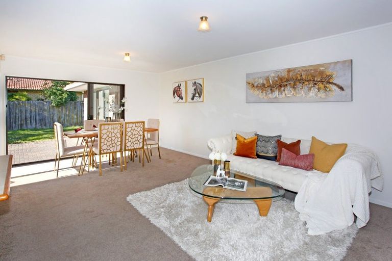 Photo of property in 52 Bob Charles Drive, Golflands, Auckland, 2013