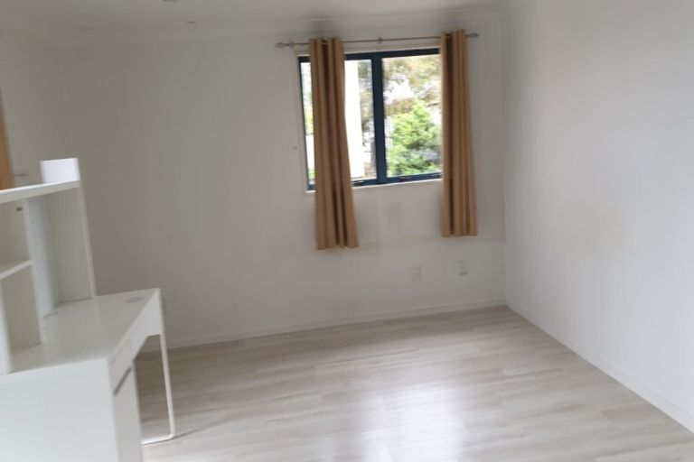 Photo of property in 46a Onewa Road, Northcote Point, Auckland, 0627