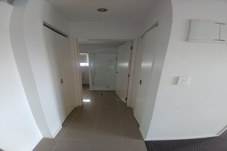 Photo of property in 4d/60 Masons Road, Oteha, Auckland, 0632