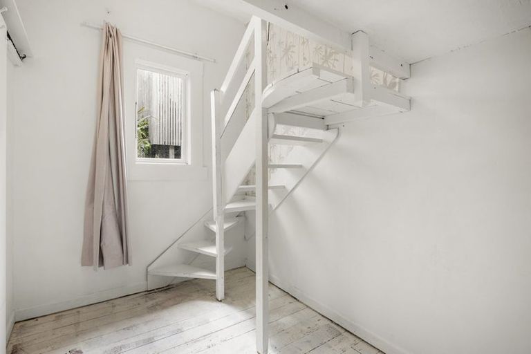 Photo of property in 9 Mortimer Terrace, Aro Valley, Wellington, 6021