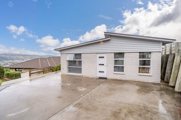Photo of property in 31 Percy Kinsman Crescent, Riverstone Terraces, Upper Hutt, 5018