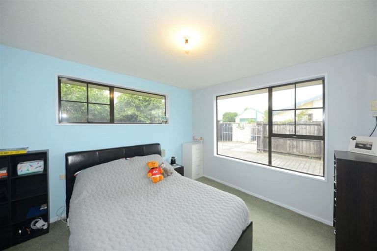 Photo of property in 2/5 Peebles Drive, Hei Hei, Christchurch, 8042