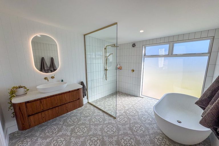 Photo of property in 1312 Devon Road, Brixton, Waitara, 4382