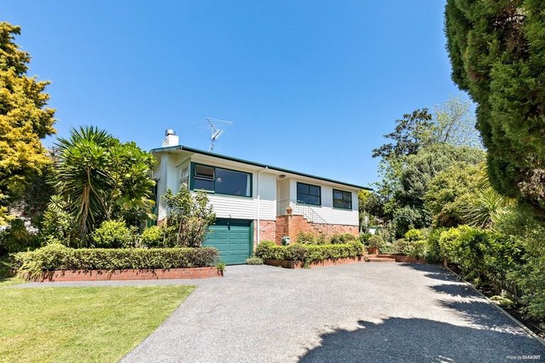 Photo of property in 21 Rosalind Road, Glenfield, Auckland, 0629