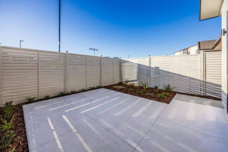 Photo of property in 126 Pepene Avenue, Takanini, 2112