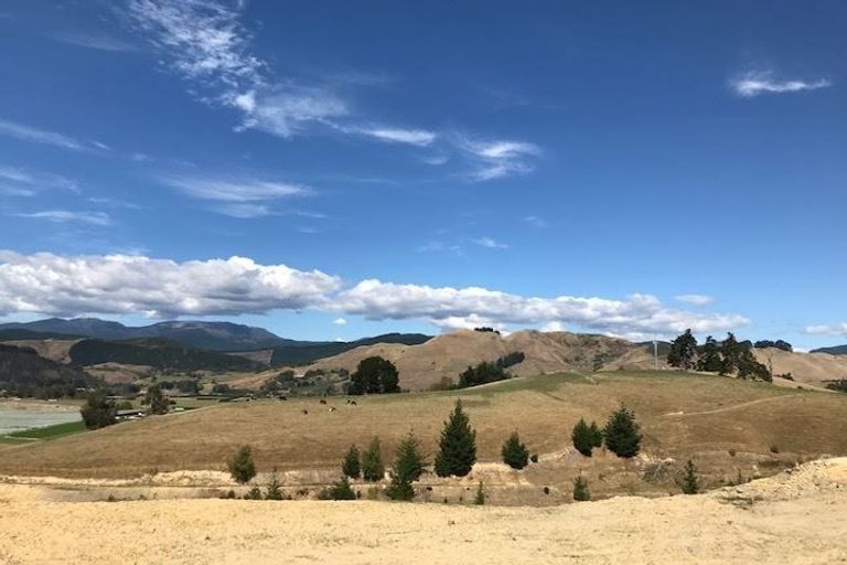 Photo of property in 43 Katania Heights, Brightwater, 7022