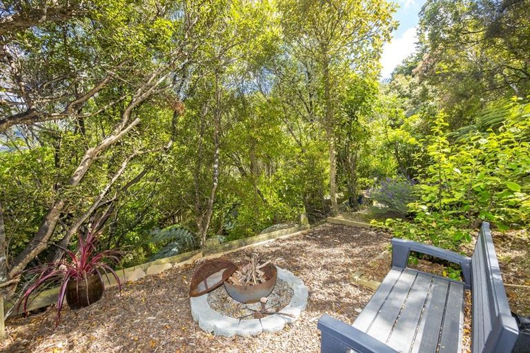 Photo of property in 27 Fendalton Crescent, Pinehaven, Upper Hutt, 5019