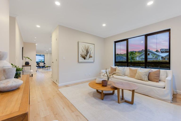 Photo of property in 21 Tawatawa Street, Long Bay, Auckland, 0630