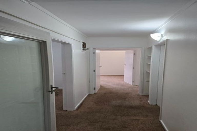 Photo of property in 9 Epsom Way, Karori, Wellington, 6012