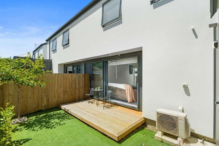 Photo of property in 2/58 Division Street, Riccarton, Christchurch, 8041