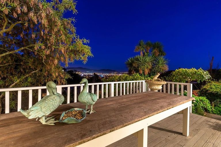 Photo of property in 114 Cliffs Road, Saint Clair, Dunedin, 9012