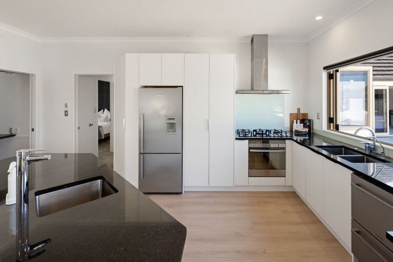 Photo of property in 2 Coleraine Drive, Rototuna, Hamilton, 3210