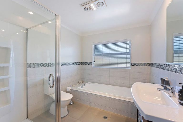Photo of property in 19 Hurunui Street, Waikanae, 5036