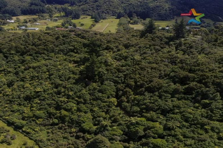 Photo of property in 380 Moores Valley Road, Wainuiomata, 5373