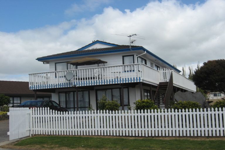 Photo of property in 100 Burundi Avenue, Clendon Park, Auckland, 2103