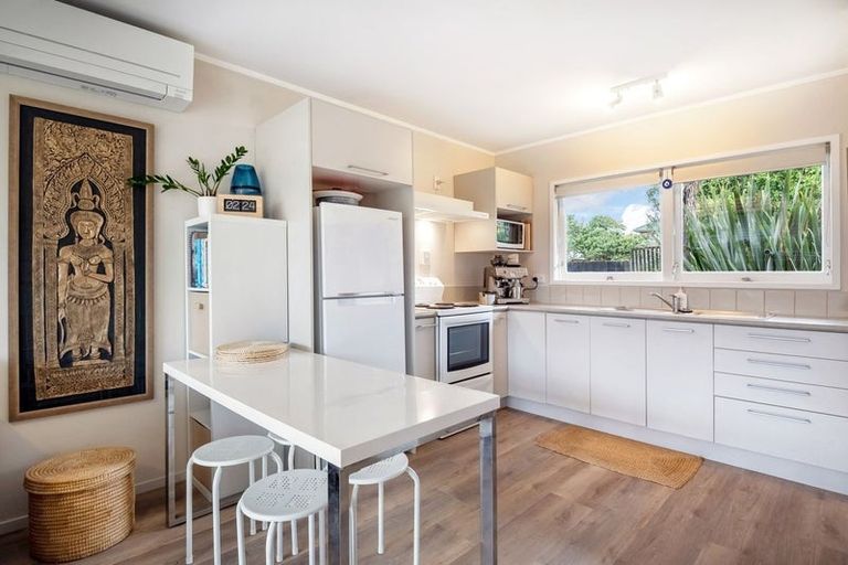 Photo of property in 10/77 Old Lake Road, Narrow Neck, Auckland, 0624