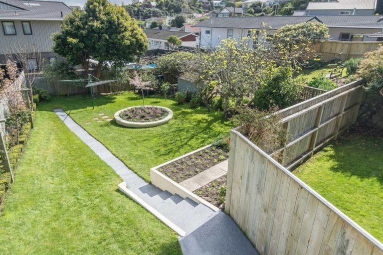 Photo of property in 10 Cavendish Square, Strathmore Park, Wellington, 6022