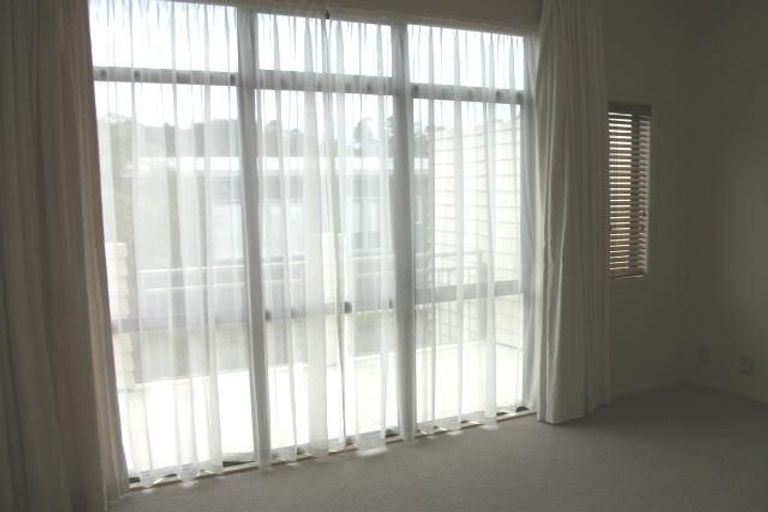 Photo of property in The Grange, 88/92 Bush Road, Albany, Auckland, 0632