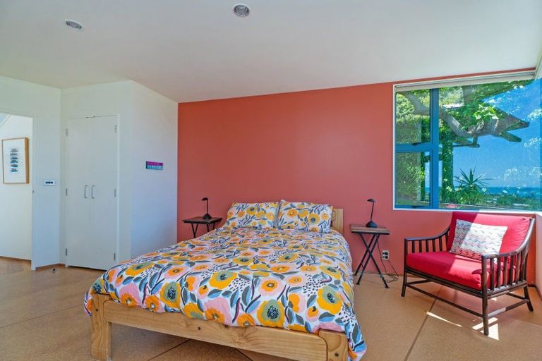 Photo of property in 92 Hahei Beach Road, Hahei, Whitianga, 3591