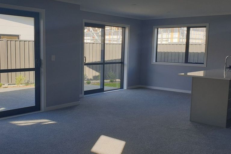 Photo of property in 27 Kaki Drive, Kenepuru, Porirua, 5022