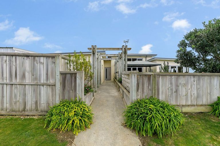 Photo of property in 2 Wangapeka Way, Aotea, Porirua, 5024