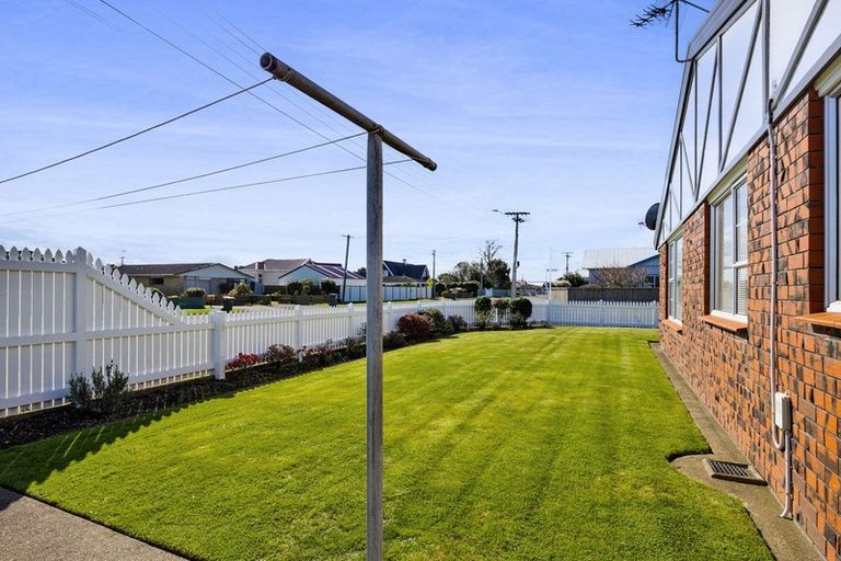 Photo of property in 19 Furlong Street, Hawera, 4610