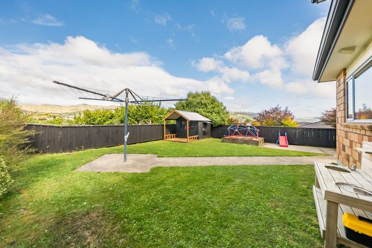 Photo of property in 17 Sumner Terrace, Aotea, Porirua, 5024