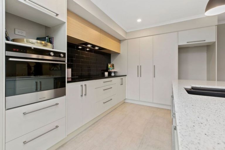 Photo of property in 319 Lakes Boulevard, Pyes Pa, Tauranga, 3112