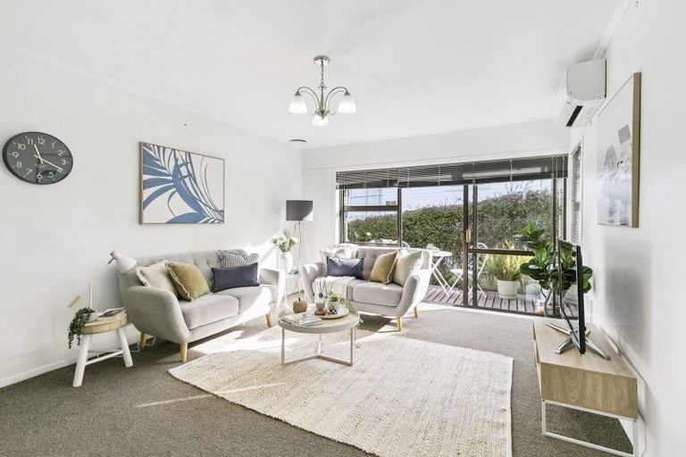 Photo of property in 11b Greer Crescent, Tawa, Wellington, 5028