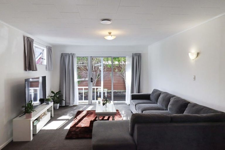 Photo of property in 35a Roband Crescent, Brown Owl, Upper Hutt, 5018