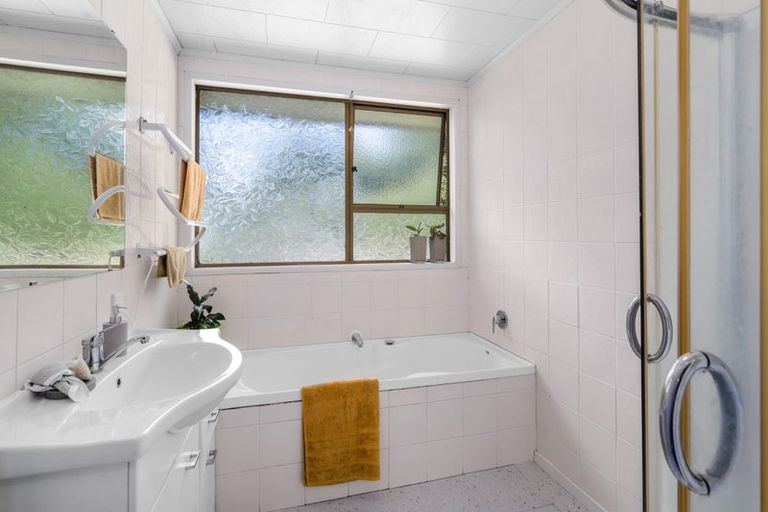 Photo of property in 2 Turner Drive, Western Heights, Rotorua, 3015