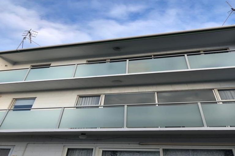 Photo of property in 3/762 Beach Road, Browns Bay, Auckland, 0630