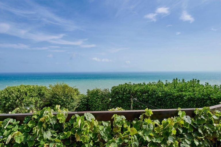 Photo of property in 1 Haunui Way, Pukerua Bay, 5026