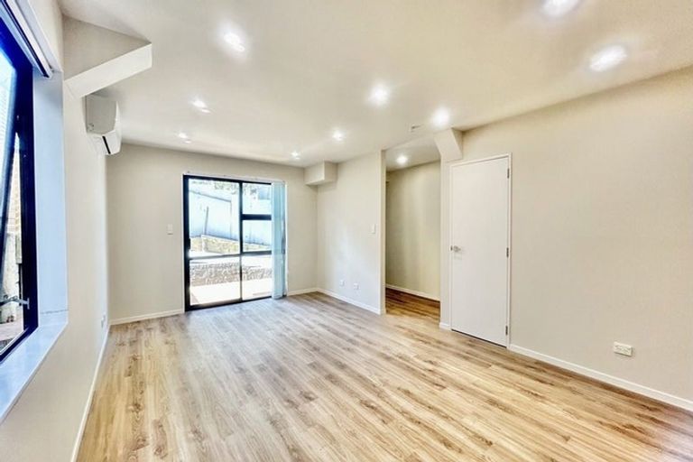 Photo of property in 8a Nandana Drive, Glen Eden, Auckland, 0602