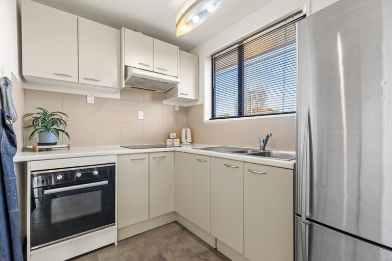 Photo of property in 2/2 Mchaffies Place, Wainoni, Christchurch, 8061