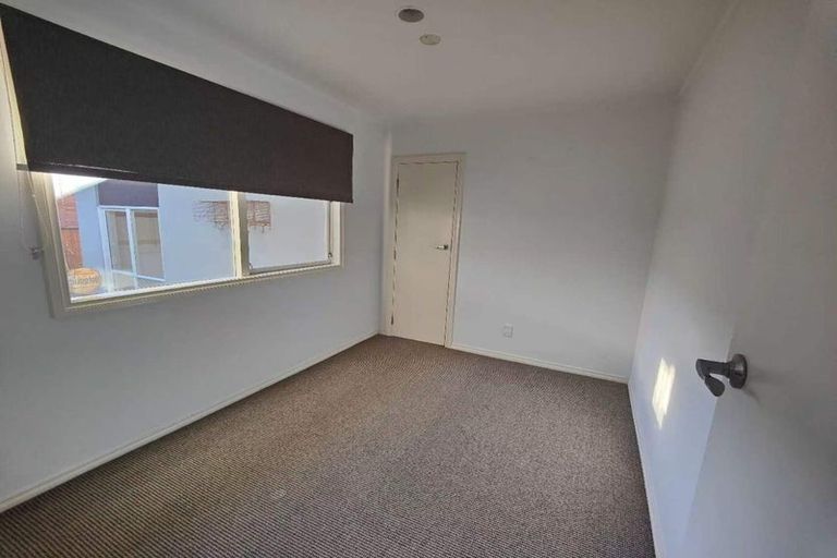 Photo of property in 24 Tyrian Close, Half Moon Bay, Auckland, 2012