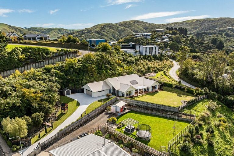 Photo of property in 1 Lindis Lane, Kelson, Lower Hutt, 5010