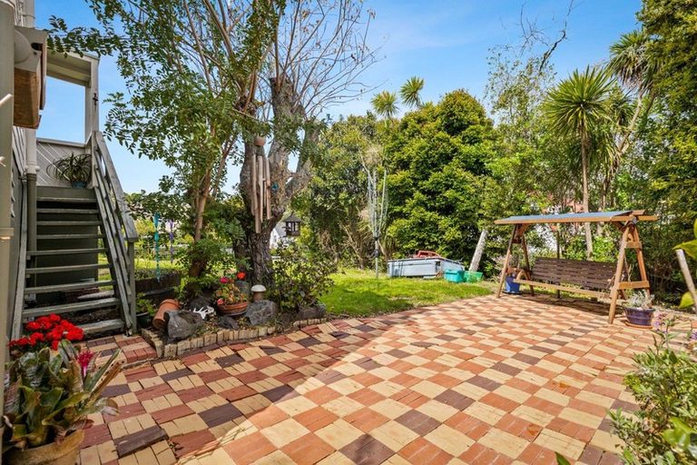 Photo of property in 2/62 Waiau Street, Torbay, Auckland, 0630