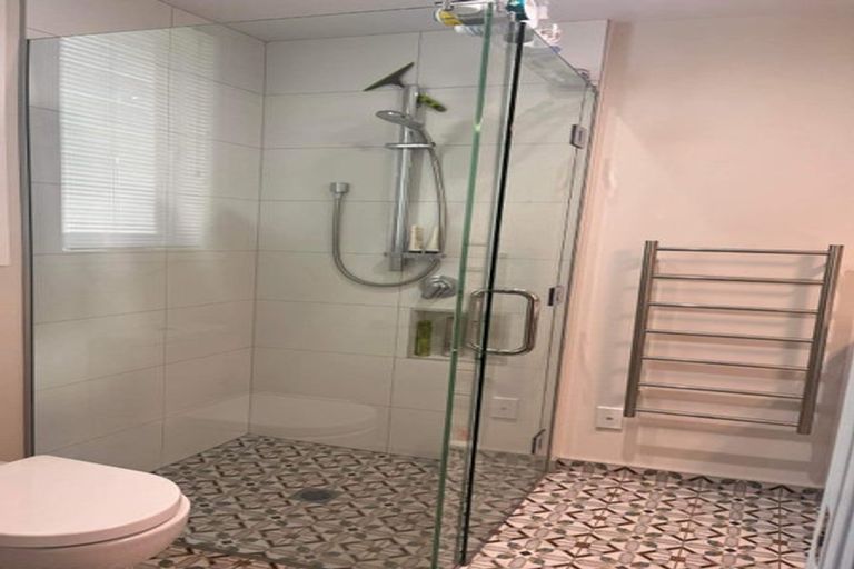 Photo of property in 120 Milton Road, Bluff Hill, Napier, 4110