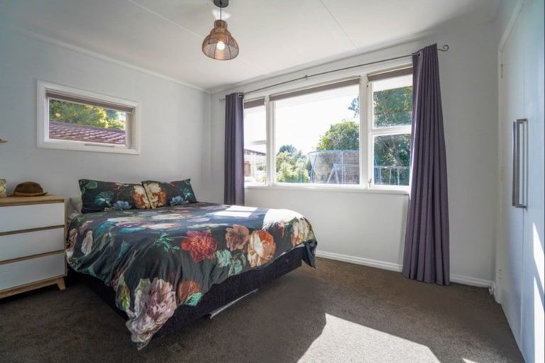 Photo of property in 10 Fleetwood Grove, Waikanae, 5036