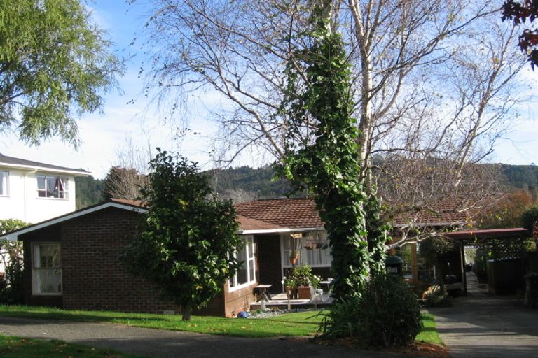 Photo of property in 13 Zeala Grove, Stokes Valley, Lower Hutt, 5019