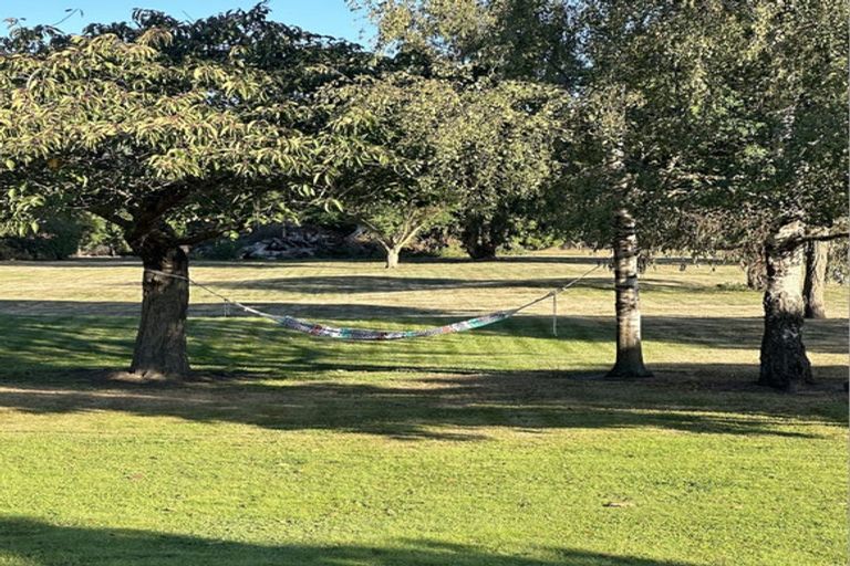 Photo of property in 137 Main North Road, Woodend, 7610